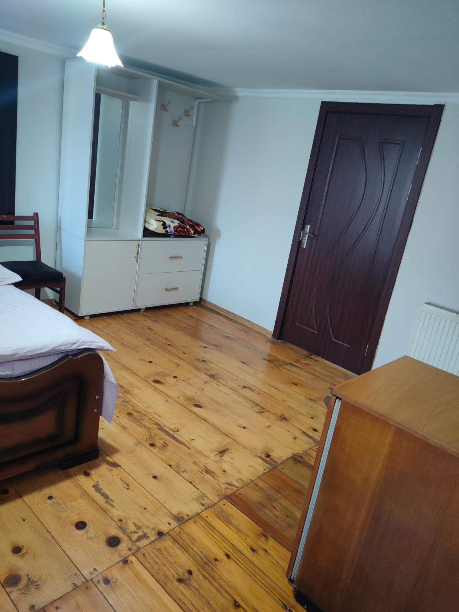 Ni- Ke Tskaltubo Quarto foto